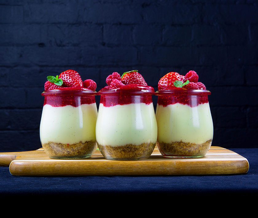 No-bake Vanilla Cheesecake with Raspberry coulis