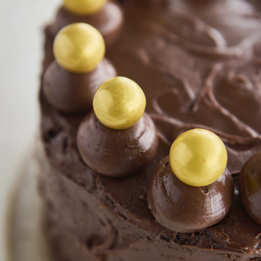 Choc Flavoured Gold Pearls