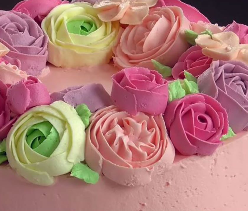 Tutorial: Buttercream Flower Wreath Cake