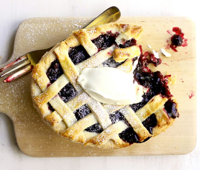American Style Blueberry Pie