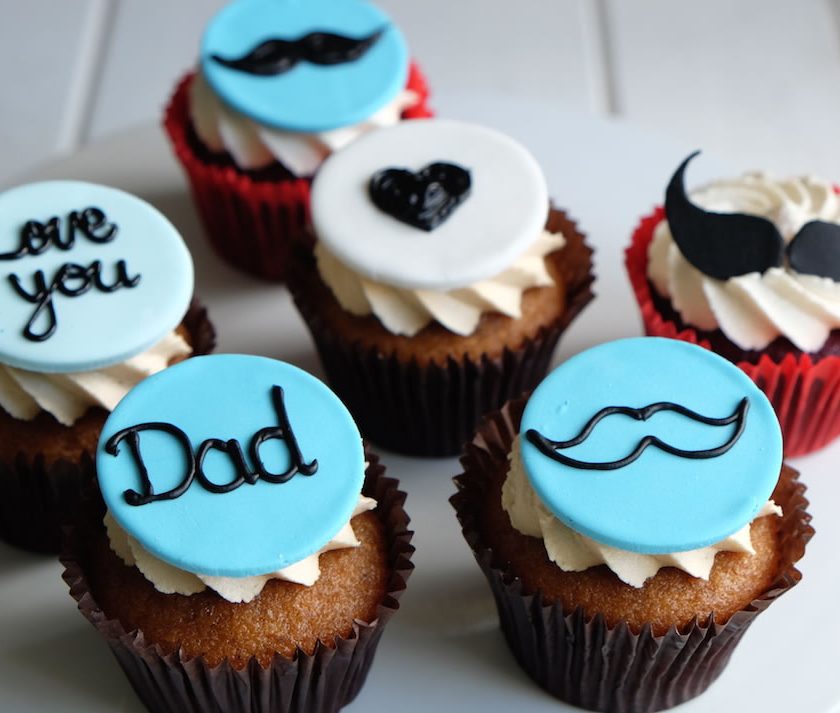 Tutorial: Moustache Cupcakes for Dad