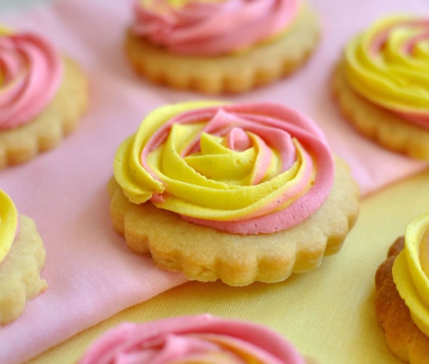 Two-tone rose cookies